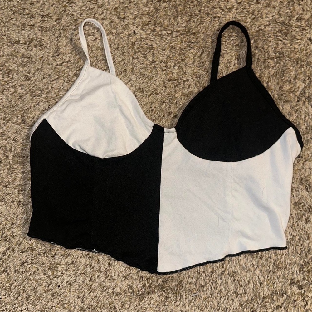 SHEIN Black and White Colorblock Crop Top